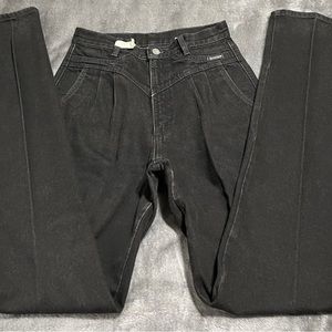 Rocky Mountain Jeans Women's
Vintage Western Black Denim Size 29/9
(27×36)